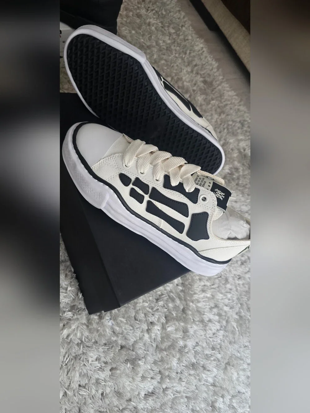 AMIRI White and Black Graphic Low-Top Sneakers